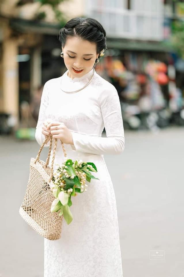 vietnamese long dress Traditional | Áo Dài Truyền Thống Color:LIBERTY Short V Neck Green Handcrafted to perfection shoulder type:One Shoulder