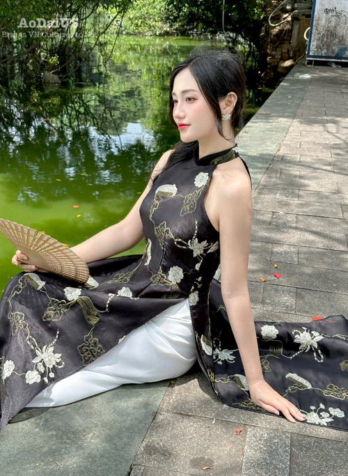 Black Blossom & Comb Sleeveless Ao Dai No Pants | Áo Dài Yếm Đen Họa Tiết Hoa và Lược Cổ B17