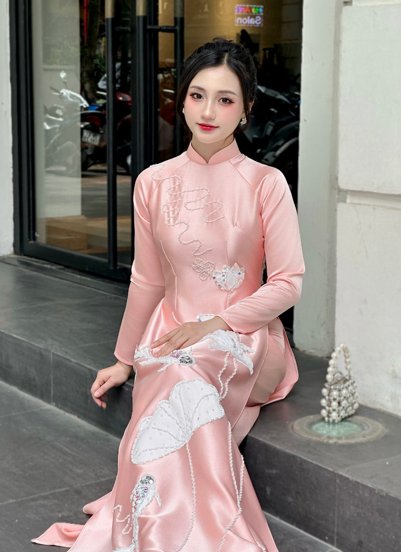 Luxury Ao Dai for Mother of the Bride – Light Pink Silk with Hand Embroidery