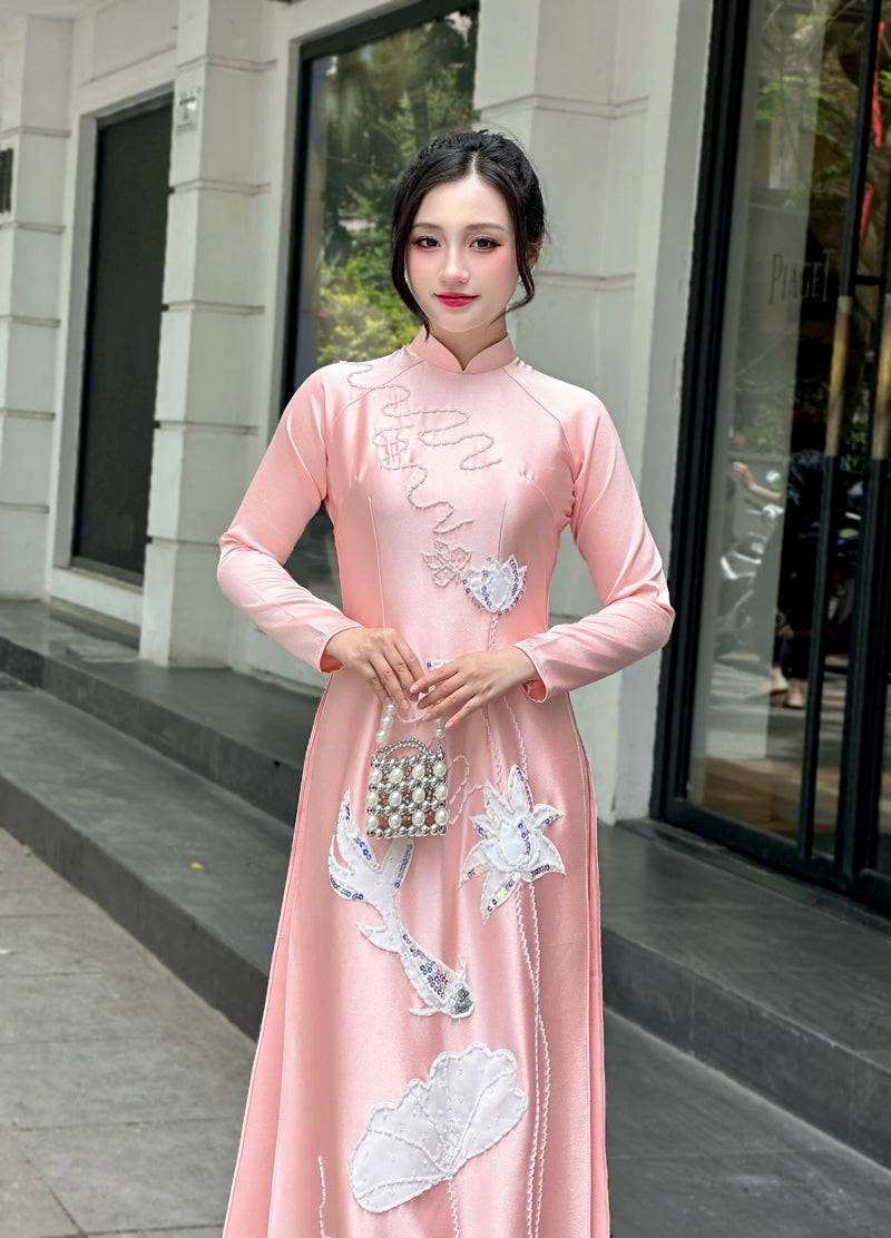 Luxury Ao Dai for Mother of the Bride – Light Pink Silk with Hand Embroidery