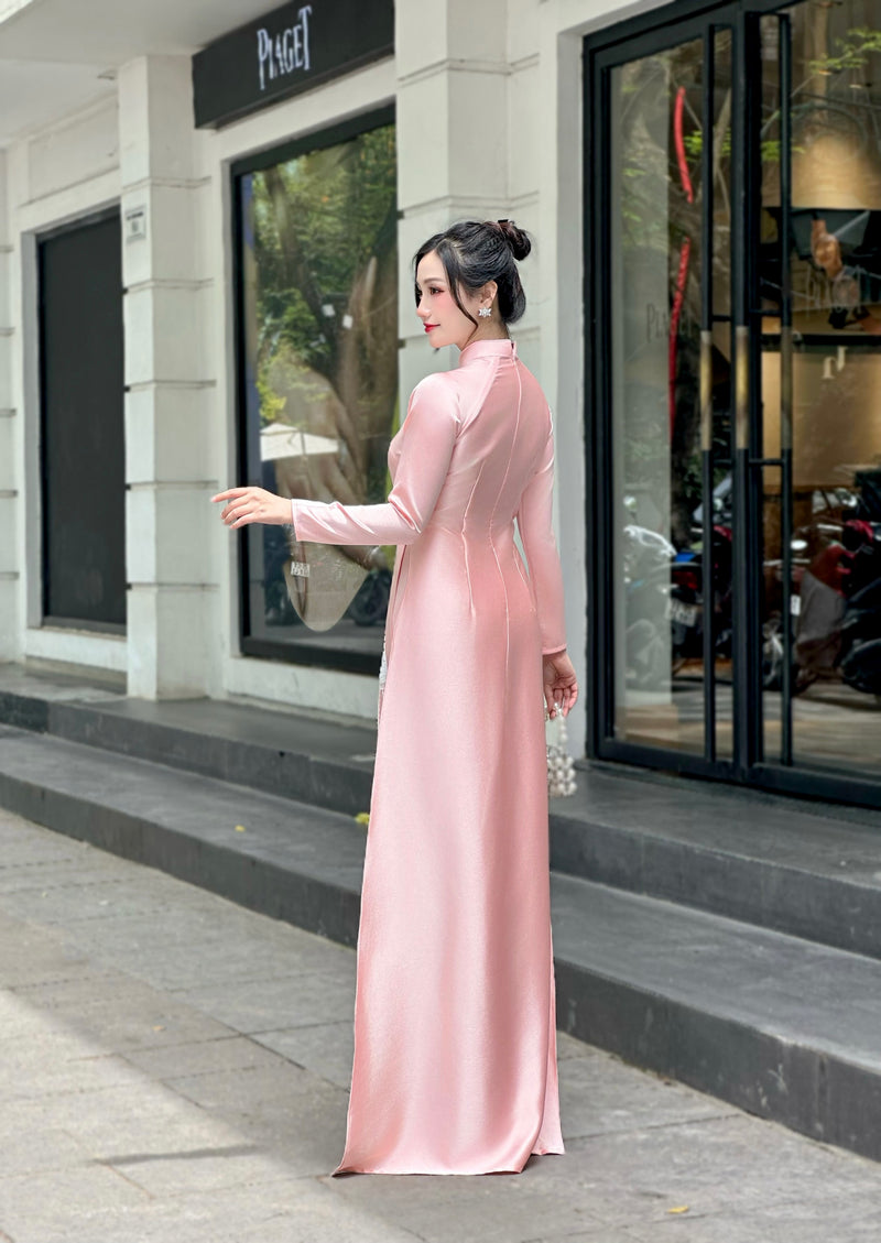 Luxury Ao Dai for Mother of the Bride – Light Pink Silk with Hand Embroidery