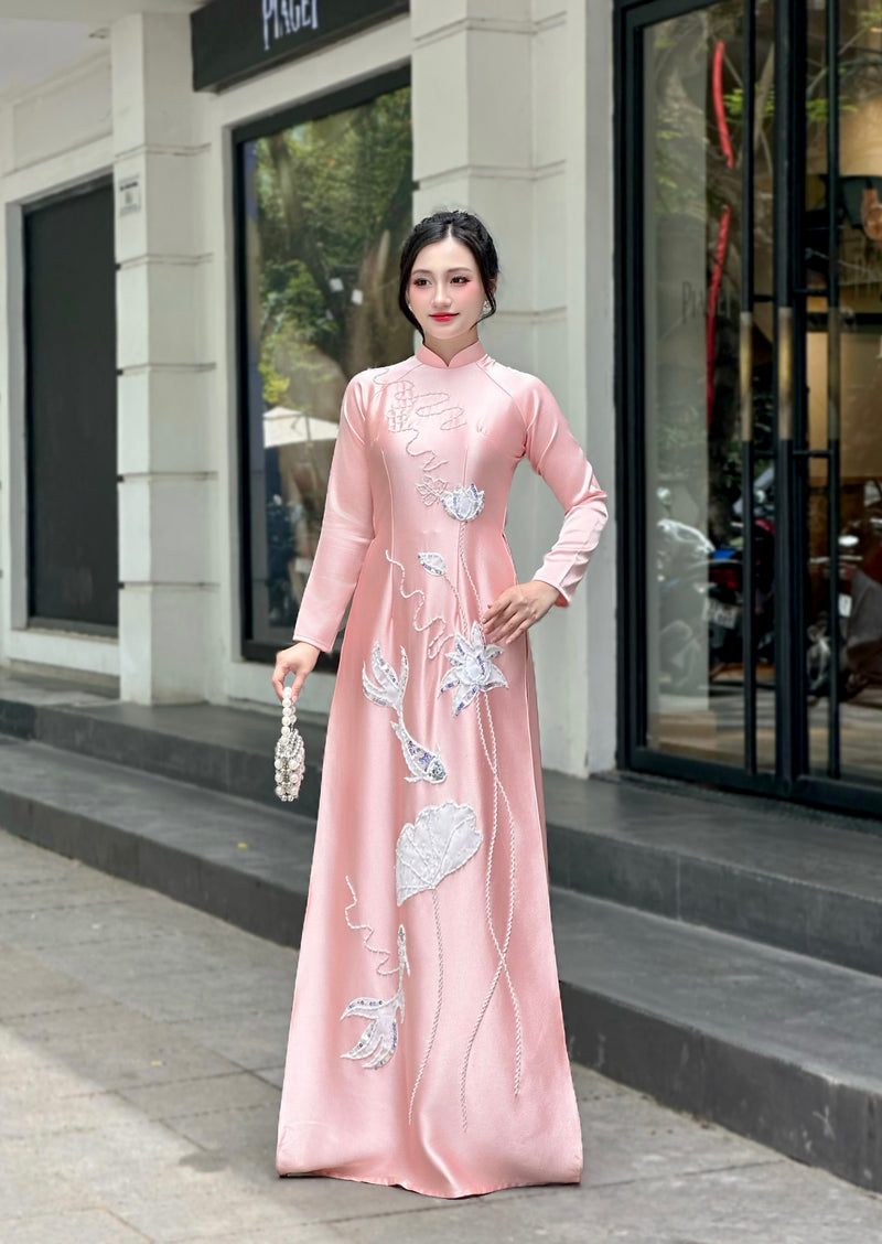 Luxury Ao Dai for Mother of the Bride – Light Pink Silk with Hand Embroidery