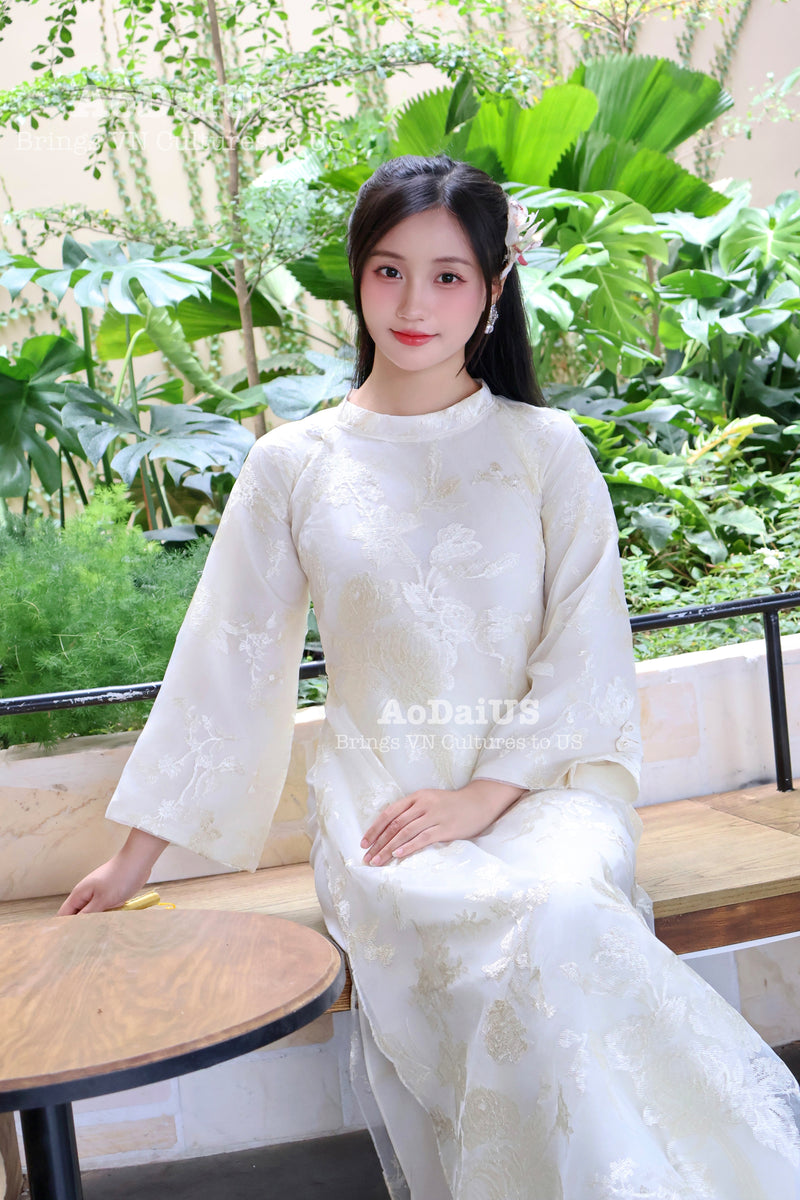 White Serenity Modern Vietnamese Ao Dai No Pants | Áo Dài Cách Tân 