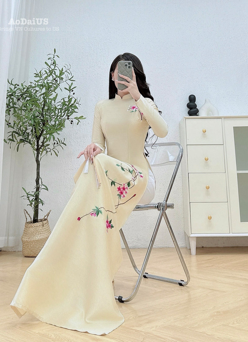 Floral Beige Traditional Vietnamese Ao Dai No Pants | Áo Dài Kem Thêu Hoa C12