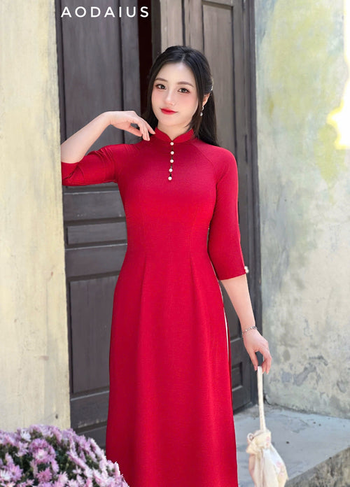 Plain Red slit-front Ao Dai with knotted closure at the chest | Áo Dài Truyền Thống A29