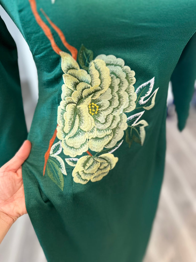 Pre-made Green Embroireded Vietnamese Ao Dai For Women | Ao Dai Viet Nam | Áo Dài Truyền Thống C29