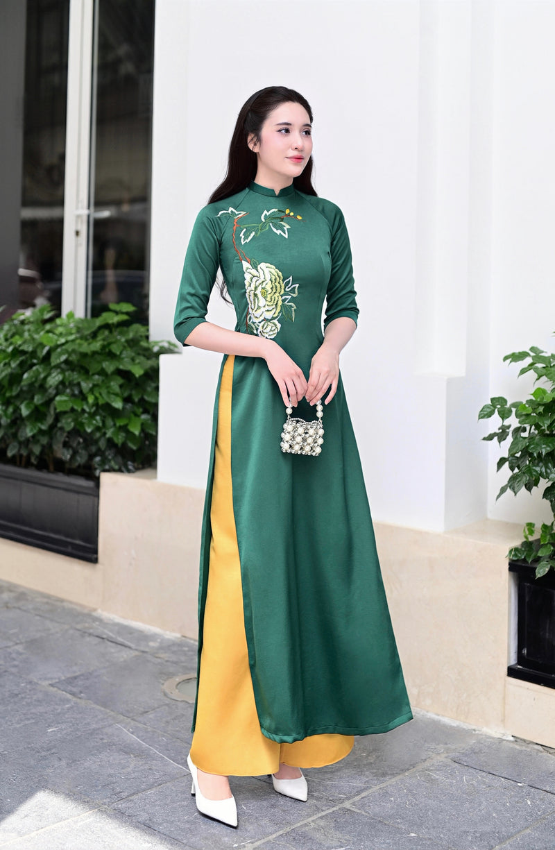 Green Vietnamese Ao Dai With Yellow Pants | Ao Dai Viet Nam