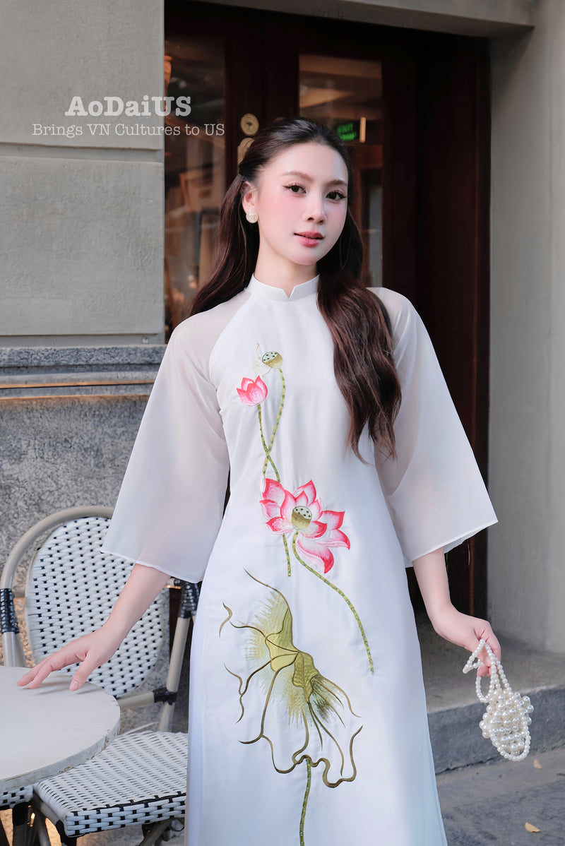 Pure Lotus Blossom Modern Vietnamese Ao Dai Set