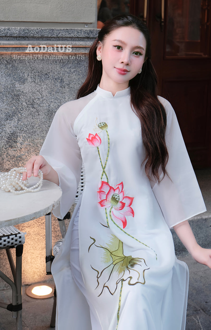 Pure Lotus Blossom Modern Vietnamese Ao Dai Set