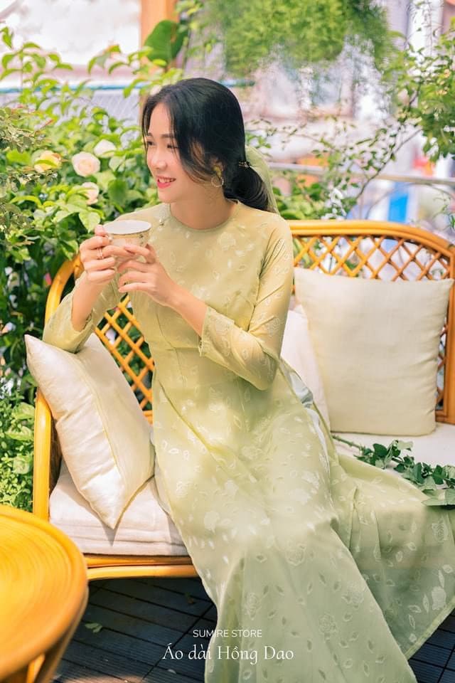 vietnamese dress for new year Vietnamese dress Ao Dai cach tan Modern dress tet lunar New year red